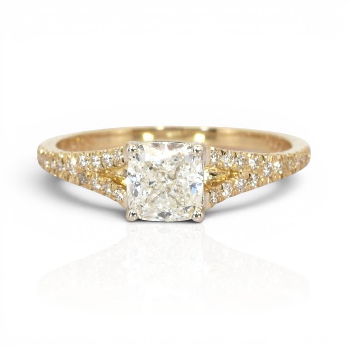 1.19 Carats IGI Certified Natural Diamond 18K Yellow Gold Pave Ring