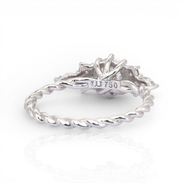 1,21 Karat IGI zertifizierter Naturdiamant 18K Weißgold Pave Ring