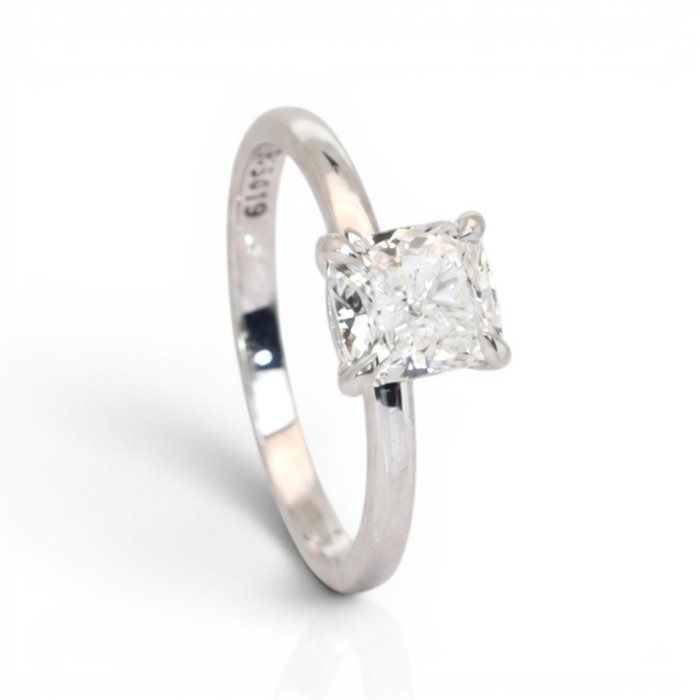 1.51 Carats IGI Certified Natural Diamond 18K White Gold Solitaire Ring