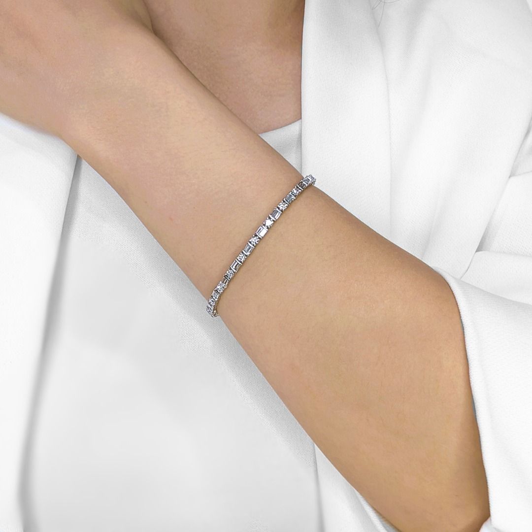 Elegant 2.53ct Natural Diamond Bracelet in 18K White Gold