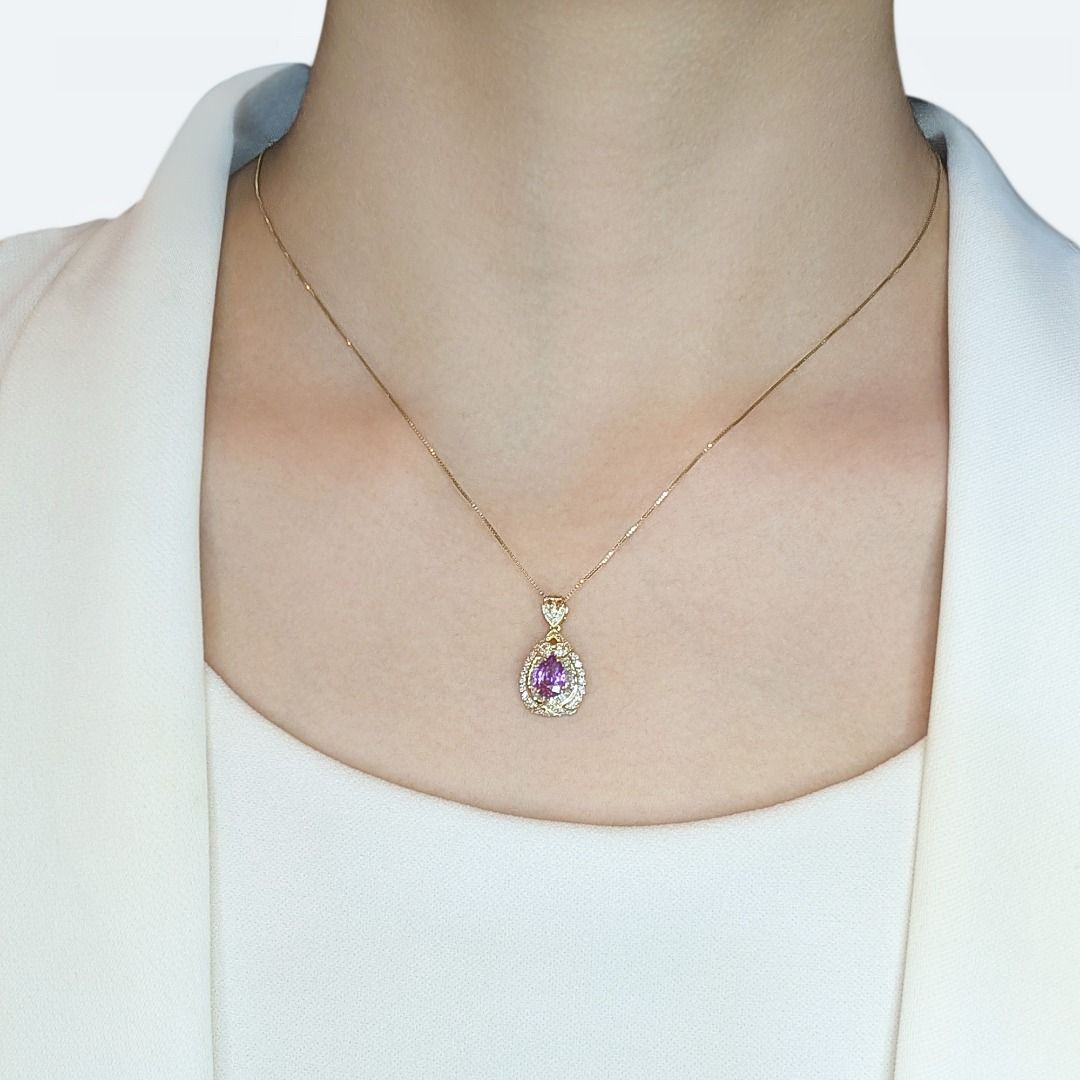Enchanting 1.14ct Purple Sapphire and Natural Diamonds Pendant in 18K Yellow Gold