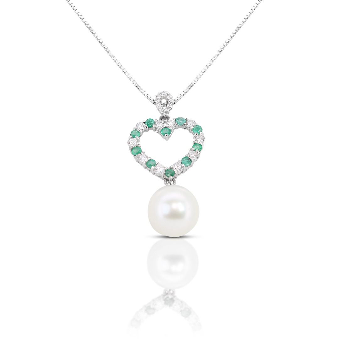 Sophisticated 18K White Gold Pendant with Pearl, Emerald, and Diamond Ensemble