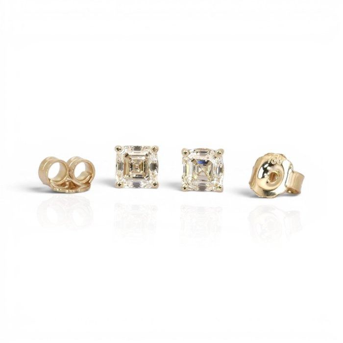 2.01 Carats GCI Certified Natural Diamond 18K Yellow Gold Stud Earrings