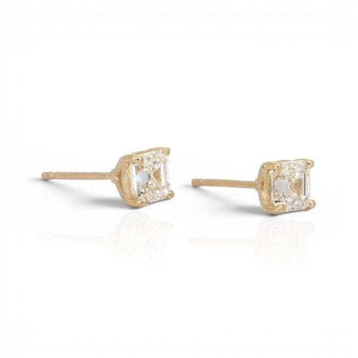 2.01 Carats GCI Certified Natural Diamond 18K Yellow Gold Stud Earrings
