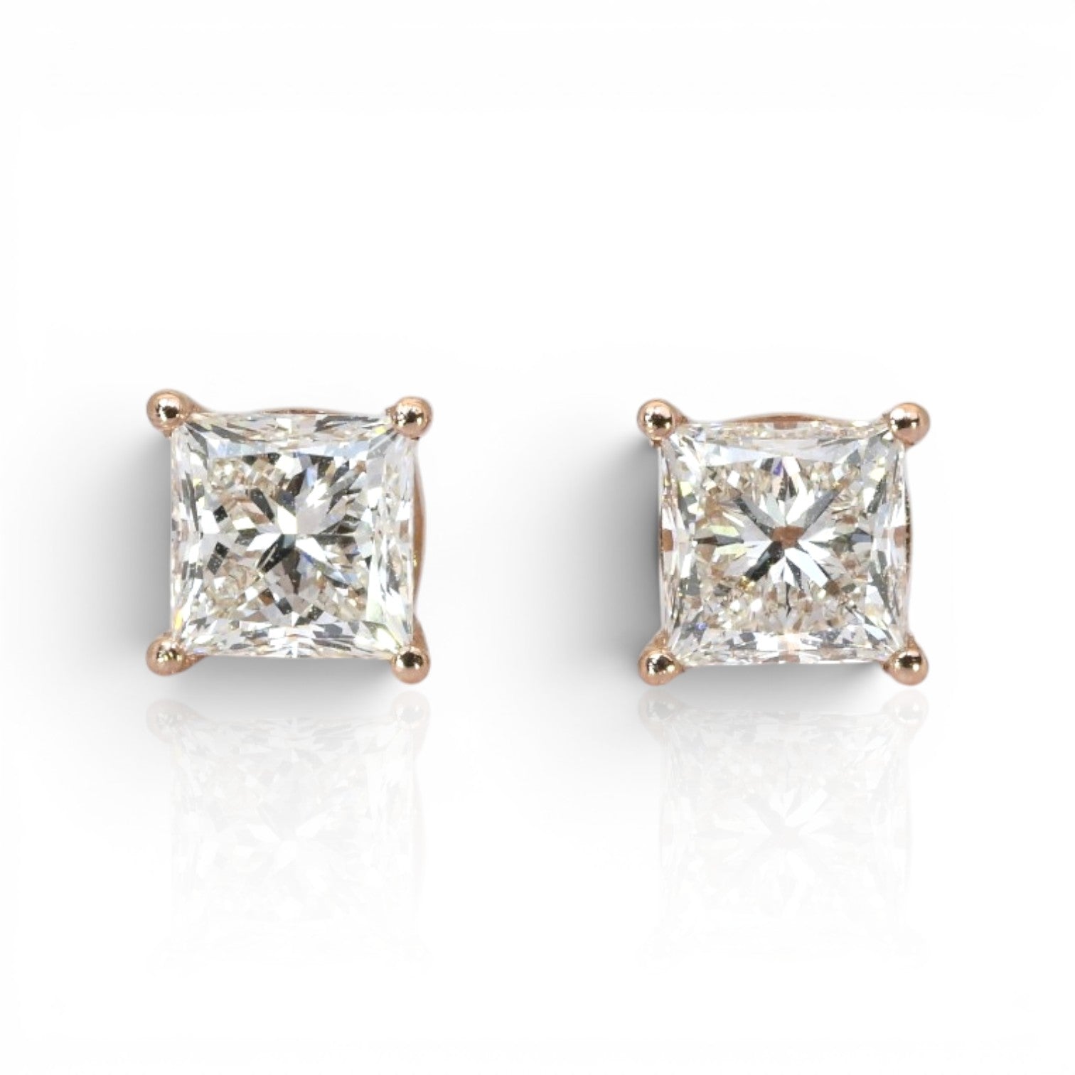 2.02 Carats IGI Certified Natural Diamond 18K Rose Gold Stud Earrings