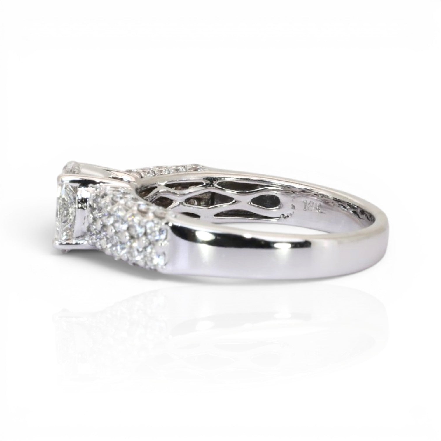 1.31 Carats IGI Certified Natural Diamonds 18k White Gold Ring