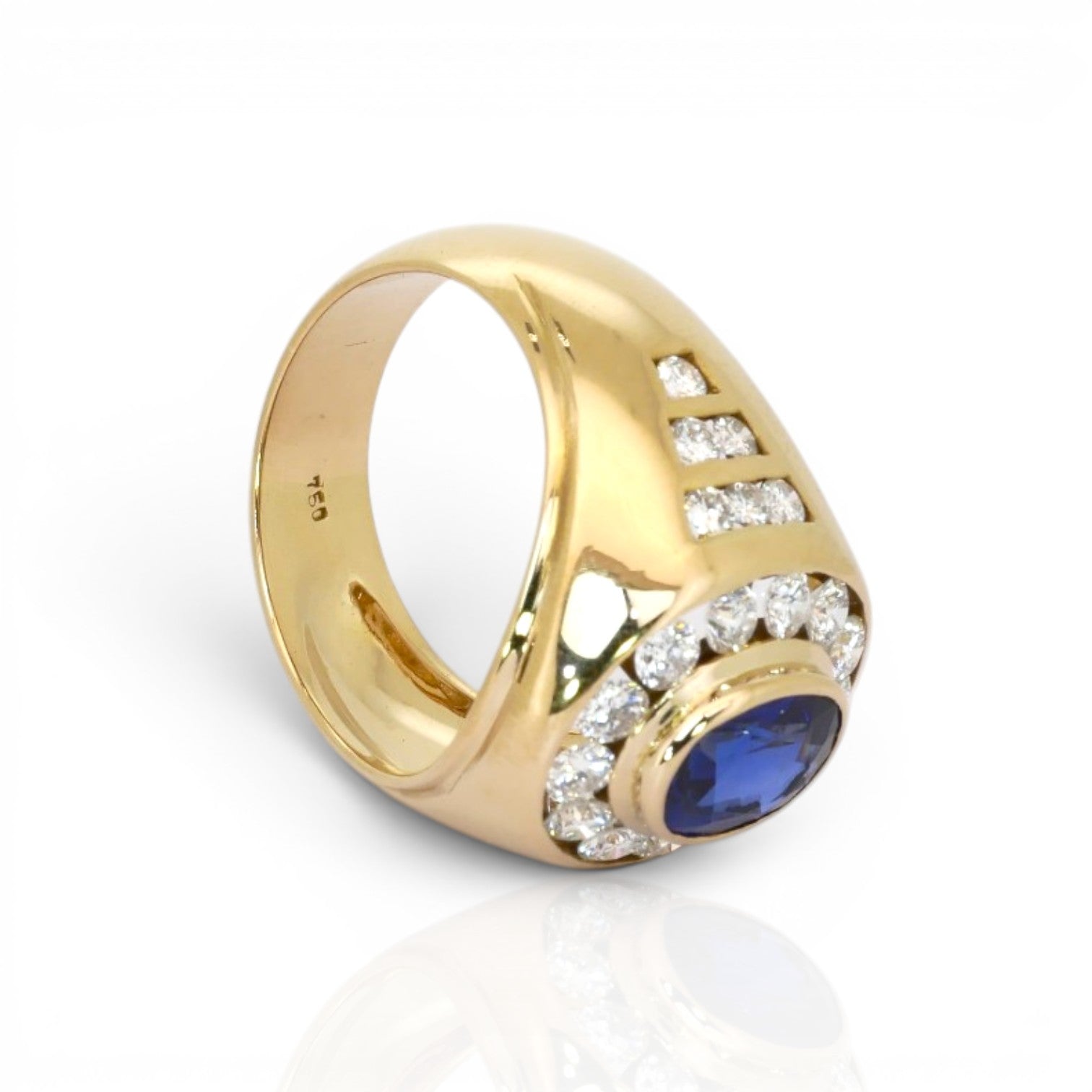 3.39 Carats IGI Certified Sapphire And Diamonds 18k Yellow Gold Cocktail Ring