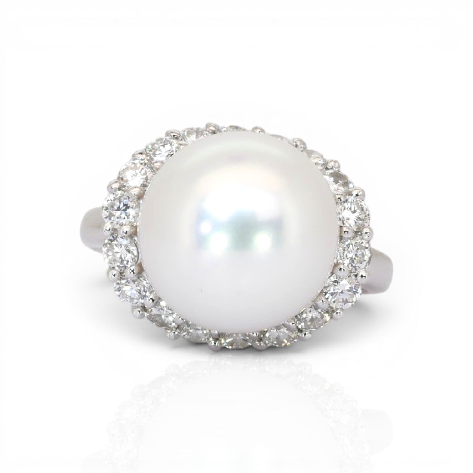 13.11ct IGI Certified Salt Water Pearl And Diamonds 18k White Gold Cocktail Ring