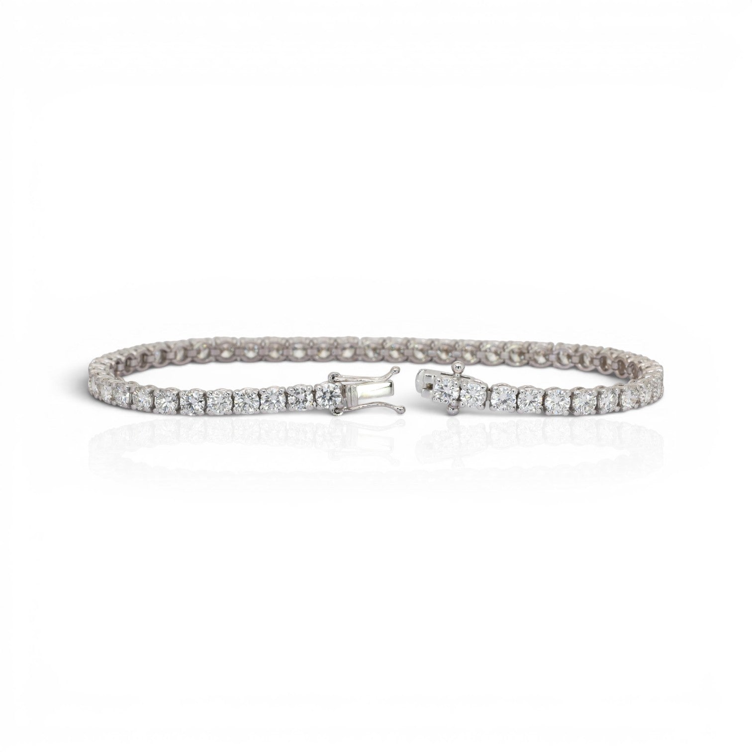 6.96 Carats IGI Certified Natural Diamonds 18k White Gold Tennis Bracelet
