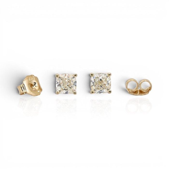 2.02 Carats GCI Certified Natural Diamond 18K Yellow Gold Stud Earrings