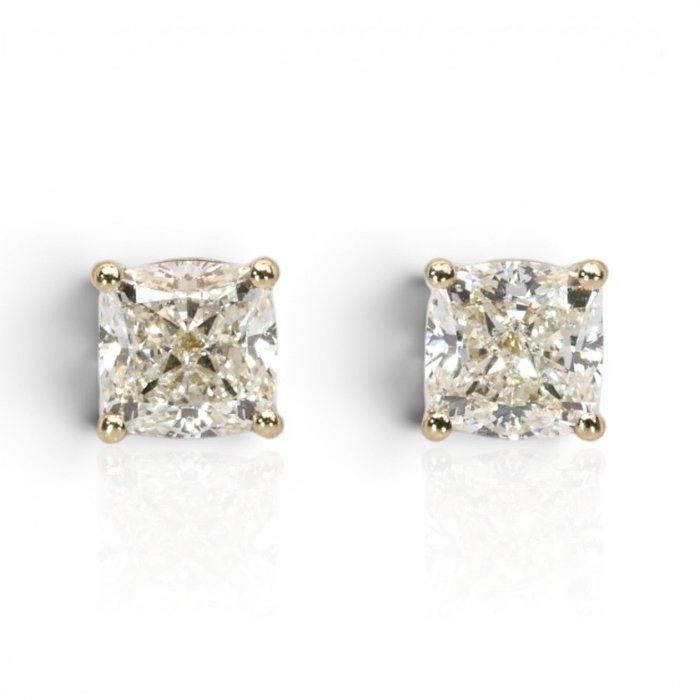 2.03 Carats GCI Certified Natural Diamond 18K Yellow Gold Stud Earrings