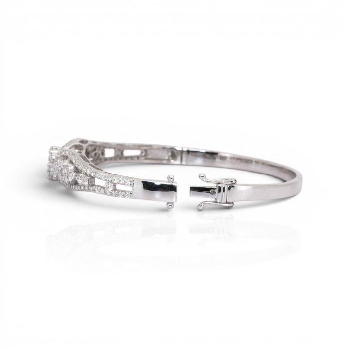 2,06 Karat IGI-zertifizierter natürlicher Diamant Armreif aus 18K Weißgold