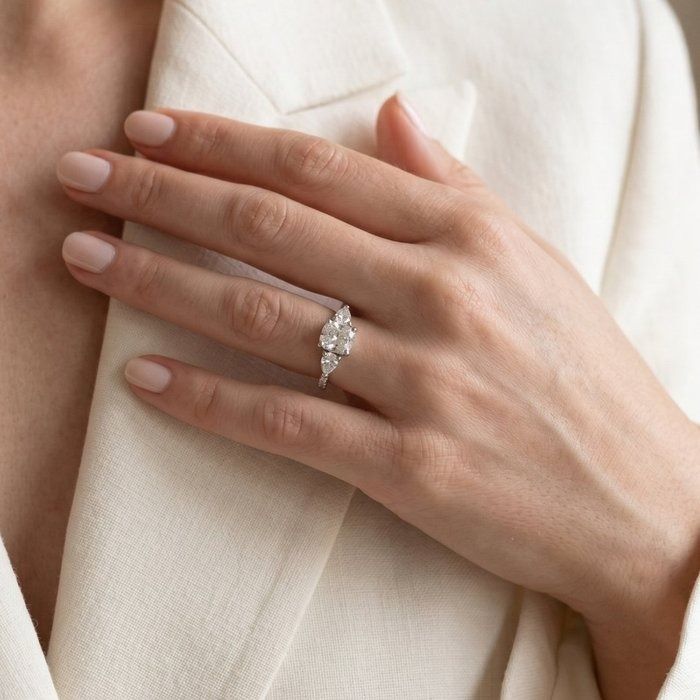 2.22 Karat IGI-zertifizierter natürlicher Diamant 18K Weißgold 3-Stein-Ring