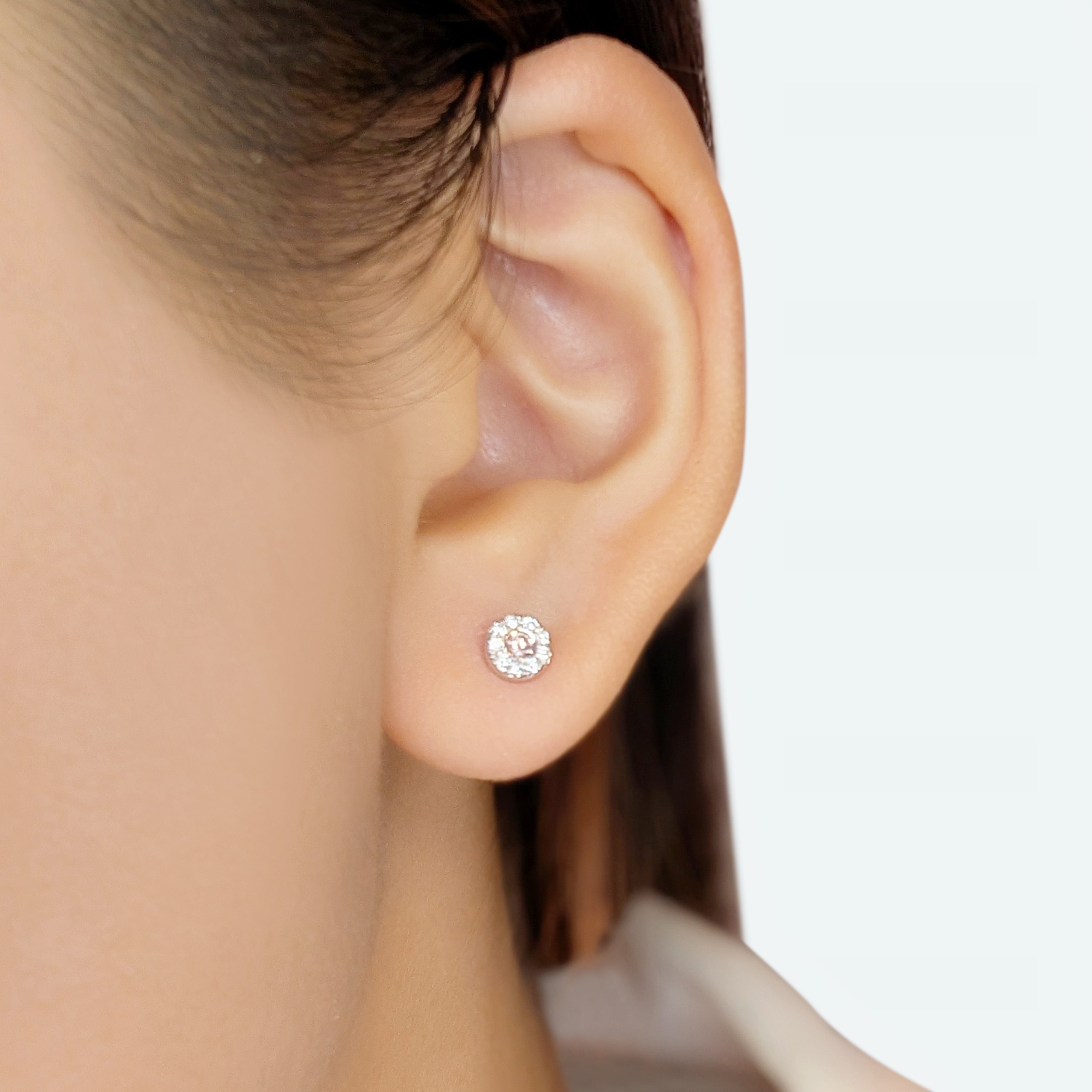 Chic 0.21ct Fancy Pink and White Natural Diamonds Stud Earrings in 18K White Gold