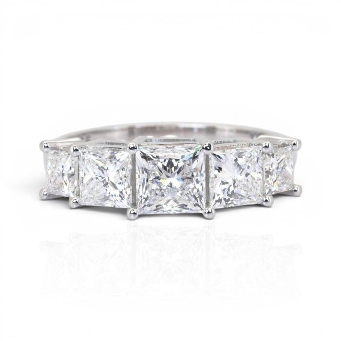 2.41 Karat GIA und IGI zertifizierter Naturdiamant 18k Weißgold 5-Stein Ring