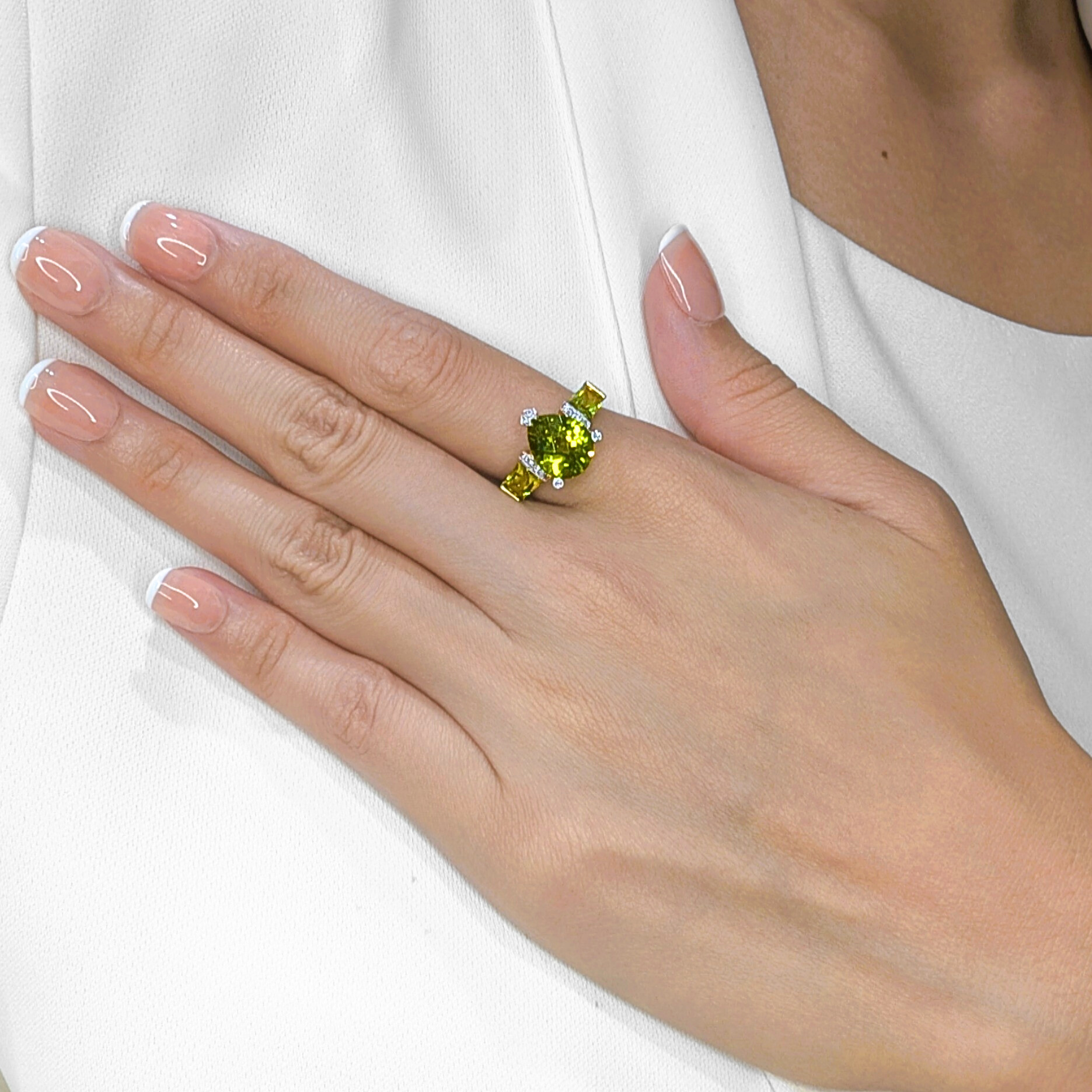 Vibrant 3.96ct Peridot & Natural Diamond 18K Yellow Gold Ring