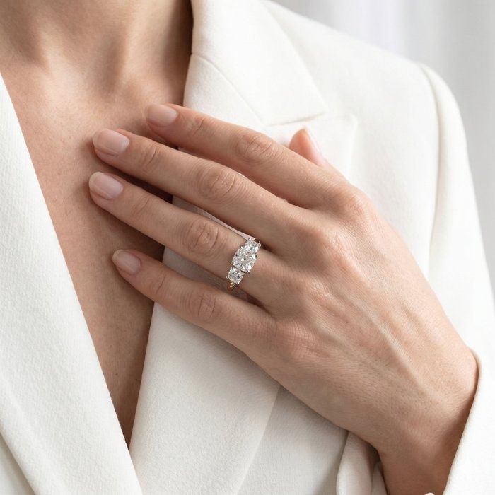 2.55 Carats IGI Certified Natural Diamond 18K Yellow and White Gold 3-Stone Ring