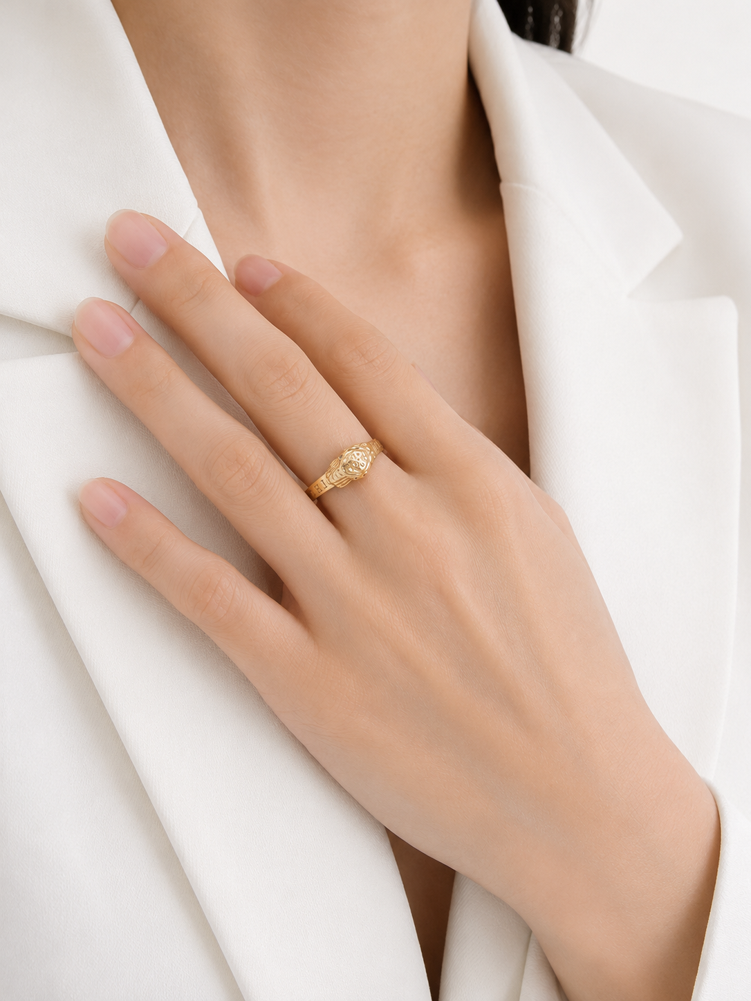 Spectacular Gucci Le Marché des Merveilles 0.01 ct Natural Diamond Feline Head Ring in 18K Yellow Gold