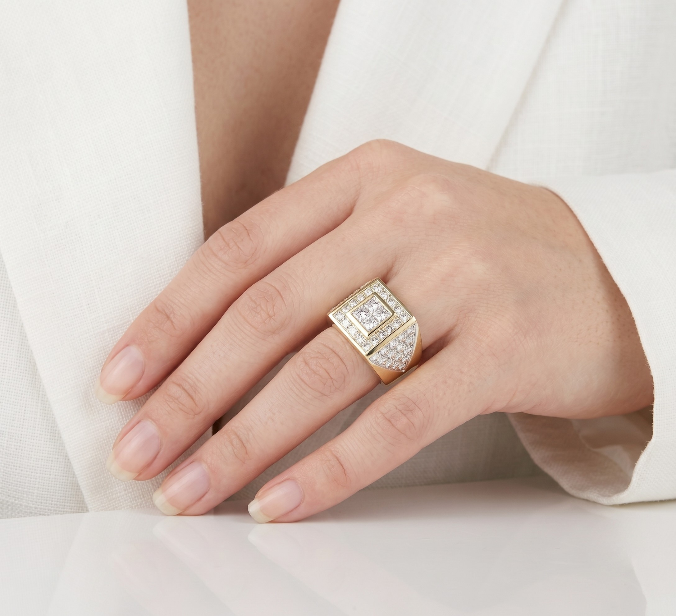 Distinguished 2.15ct Natural Diamond Men's Ring in 14K Yellow Gold
