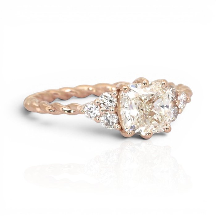 1.75 Carats IGI Certified Natural Diamond 18K Rose Gold 7-Stone Ring
