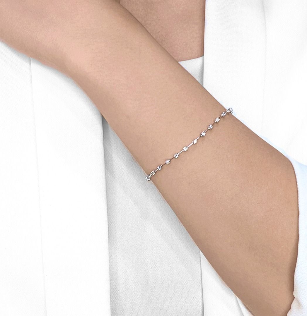Sparkling 0.81ct Natural Diamond Tennis Bracelet in 18K White Gold