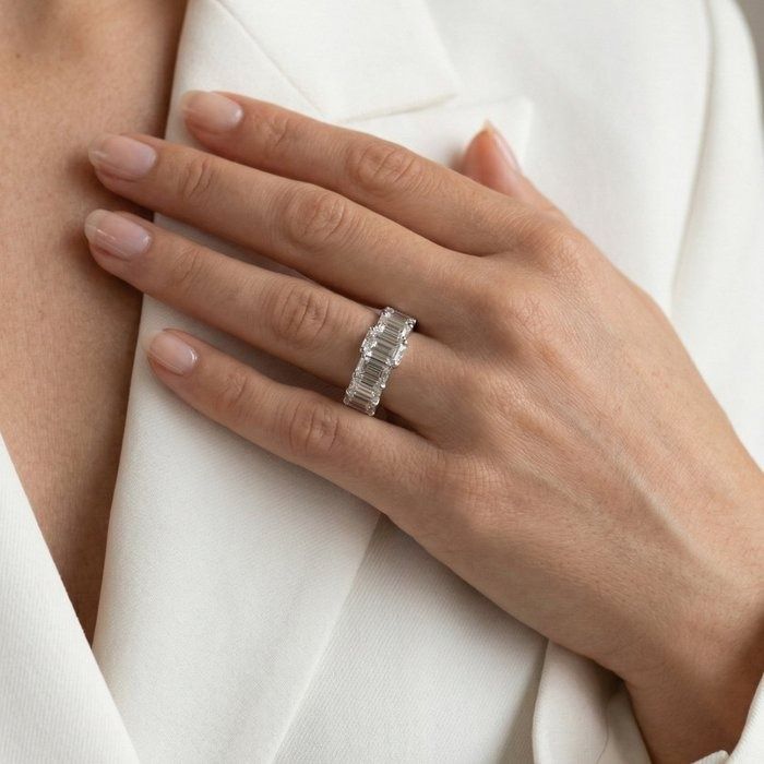 3.45 Carat IGI Certified 18K White Gold 7-Stone Ring