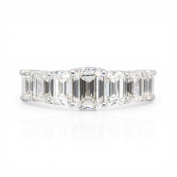3.45 Carat IGI Certified 18K White Gold 7-Stone Ring
