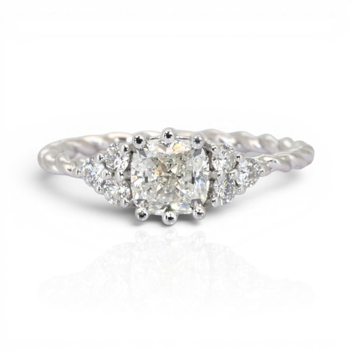 1.26 Carats IGI Certified Natural Diamond 18K White Gold 7-Stone Ring