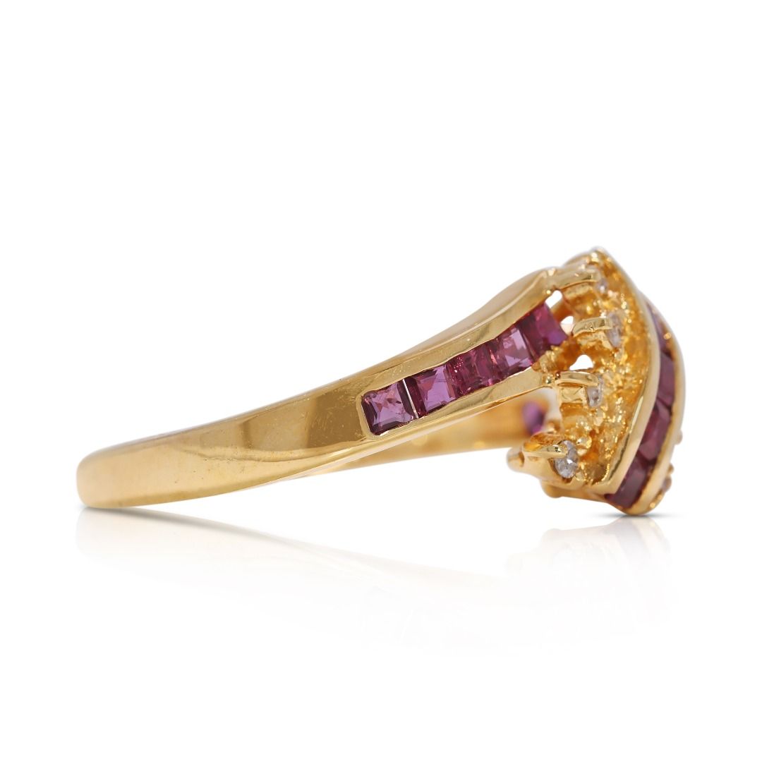 Elegant 0.84ct Ruby and Natural Diamonds Ring in 18K Yellow Gold