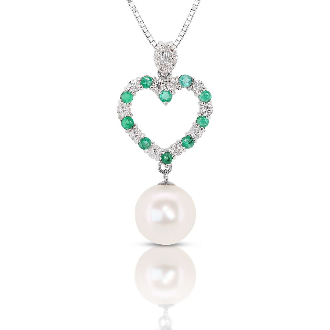 Sophisticated 18K White Gold Pendant with Pearl, Emerald, and Diamond Ensemble