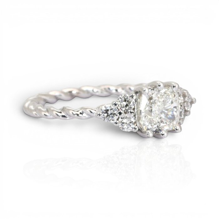 1.26 Carats IGI Certified Natural Diamond 18K White Gold 7-Stone Ring