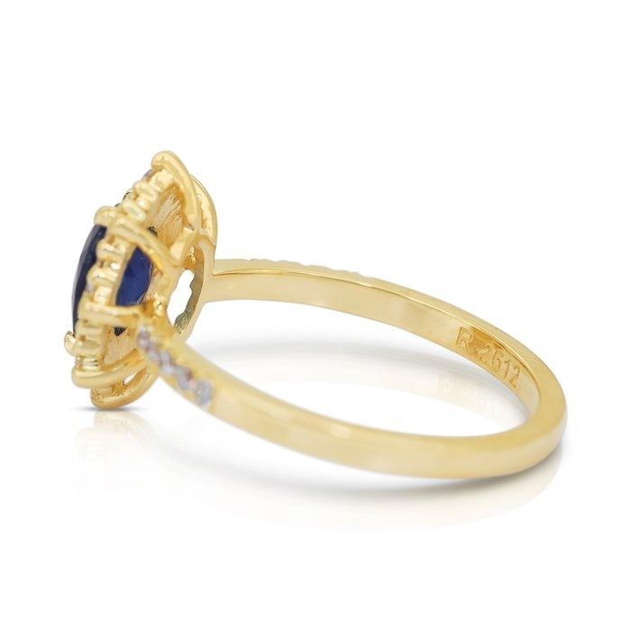 Captivating 1.49ct Sapphire and Diamonds Cluster Ring in 18k Yellow Gold