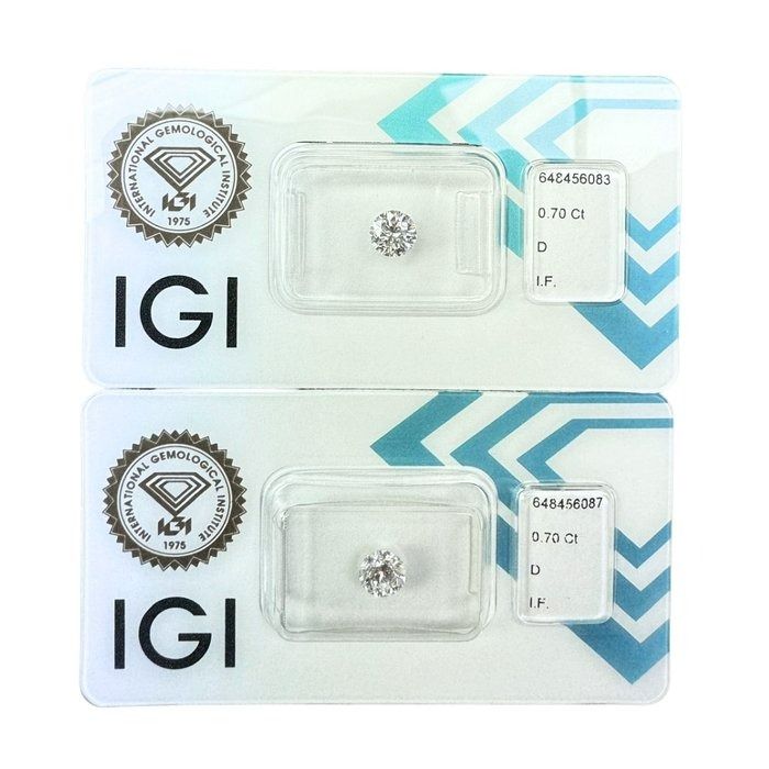 Exquisite 1.40ct Triple Excellent Ideal Cut Pair of Round-Shaped Diamonds