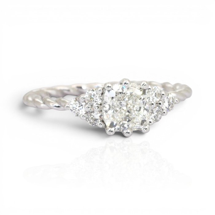 1.34 Carats IGI Certified Natural Diamond 18K White Gold 7-Stone Ring