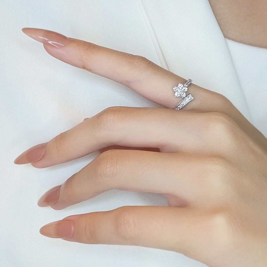 Charming 0.34ct Floral Natural Diamond Ring with Unique Band in 18K White Gold