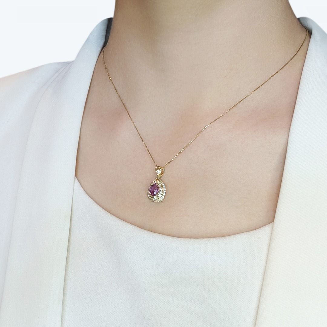 Enchanting 1.14ct Purple Sapphire and Natural Diamonds Pendant in 18K Yellow Gold