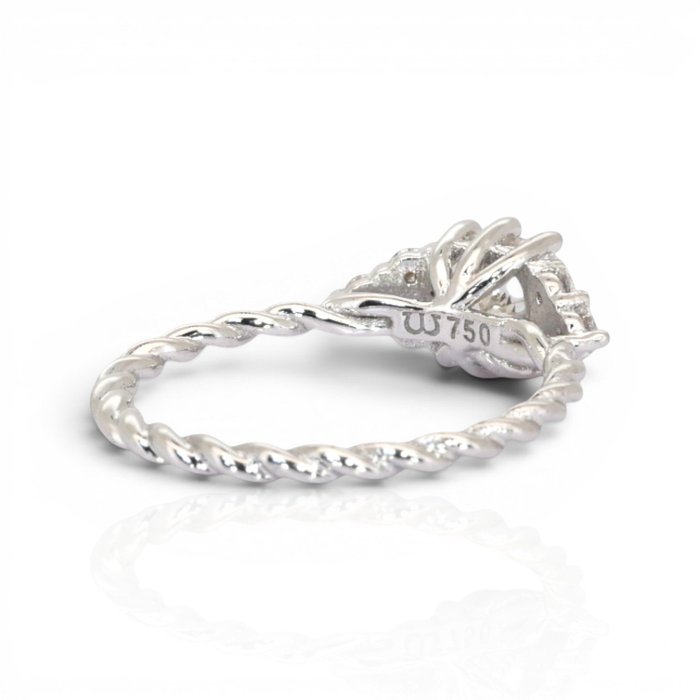 1.26 Carats IGI Certified Natural Diamond 18K White Gold 7-Stone Ring