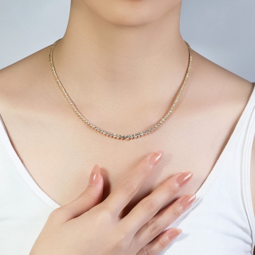 Elegant 8 carat and 16 points Natural Diamond Collar Necklace in 14K Yellow Gold