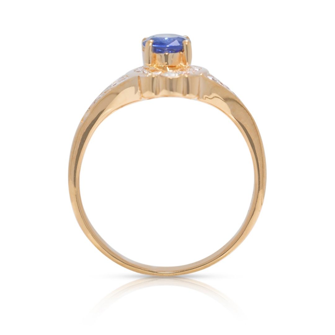 Elegant 0.62ct Sapphire & Natural Diamonds Ring in 18K Yellow Gold
