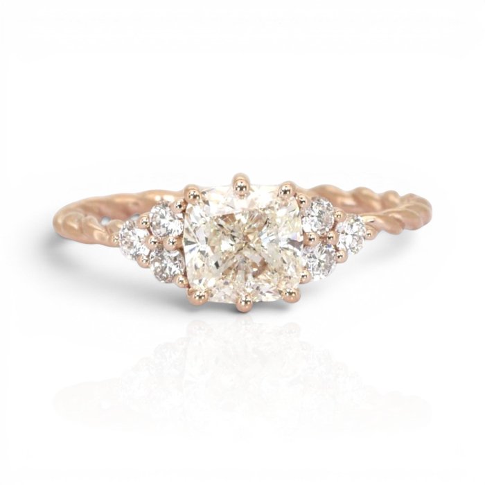 1.75 Carats IGI Certified Natural Diamond 18K Rose Gold 7-Stone Ring