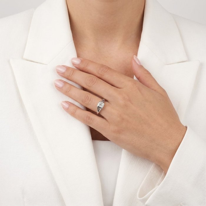 1.02 Carat IGI Certified Natural Diamond 18K White Gold Solitaire Ring