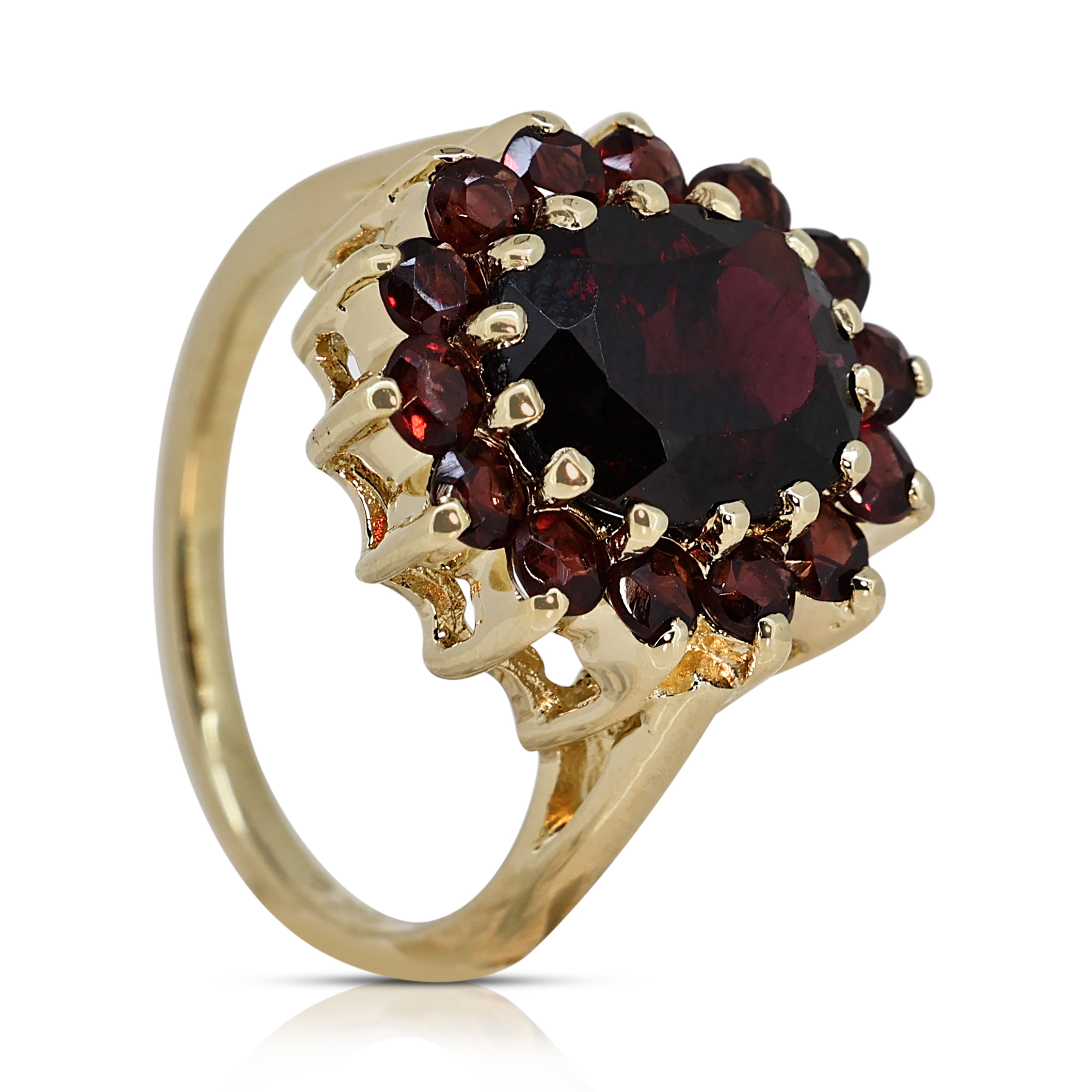 Chic 2.43ct Garnet Ring in 14K Yellow Gold