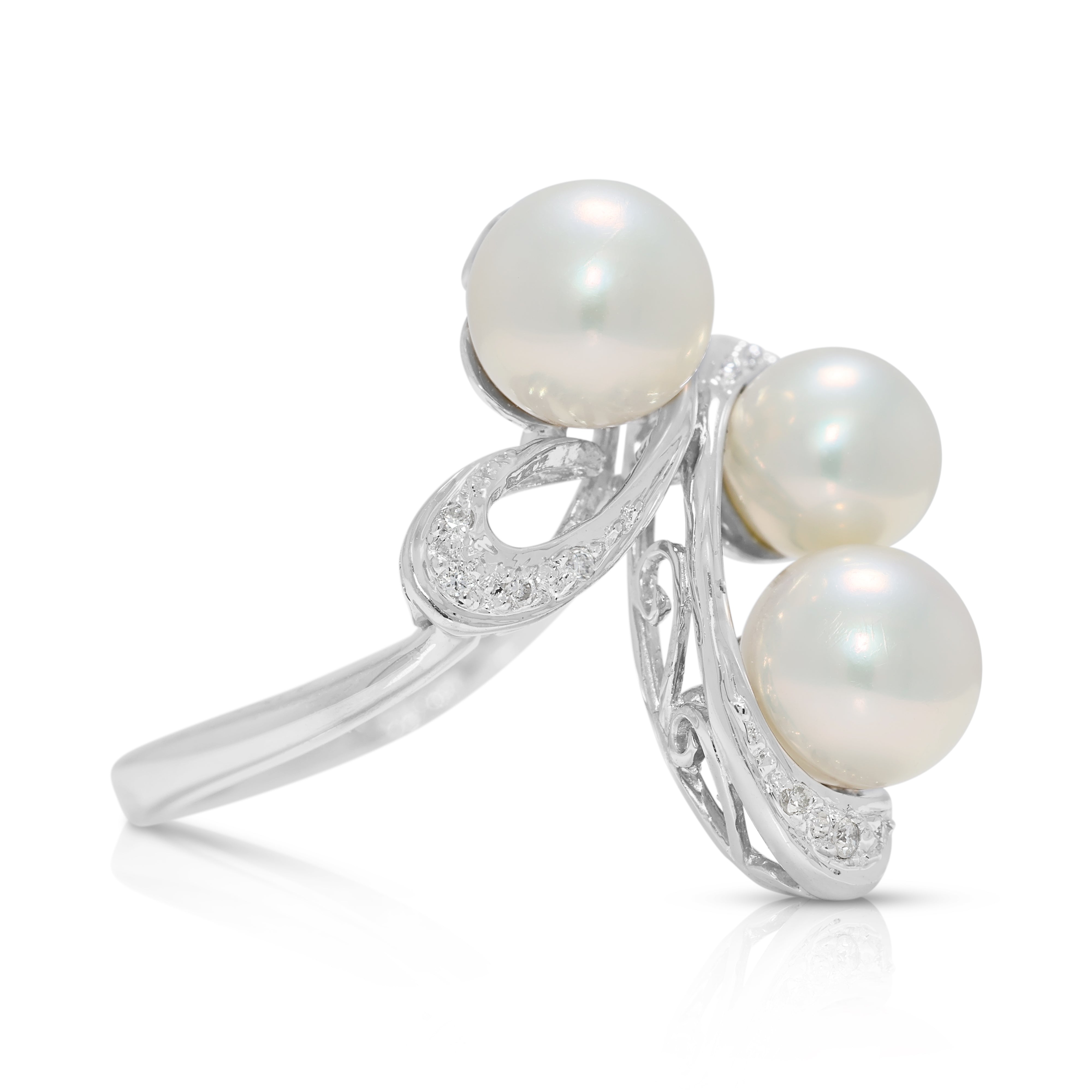 Graceful 0.05ct Natural Diamond & Akoya Pearl 18K White Gold Ring