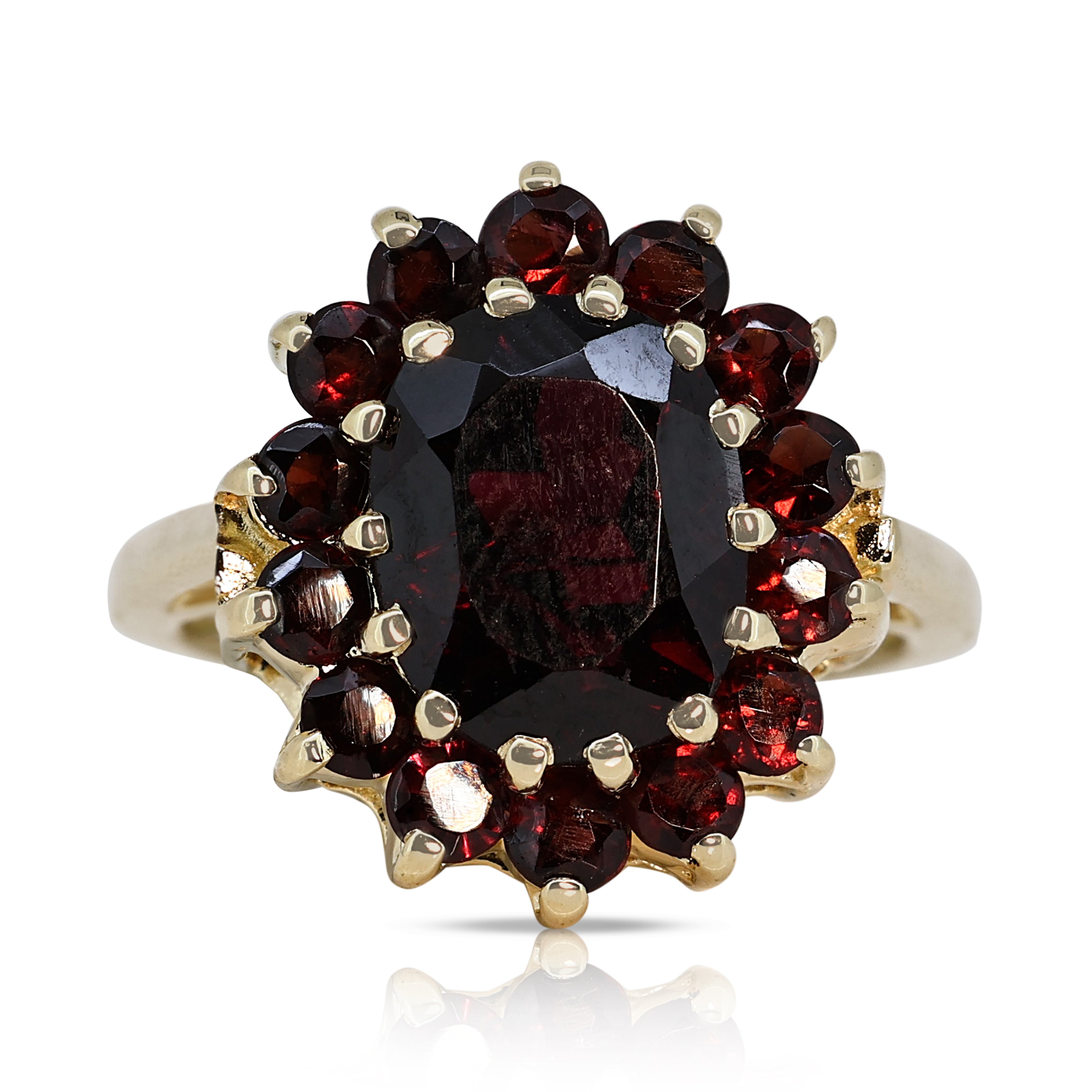 Chic 2.43ct Garnet Ring in 14K Yellow Gold
