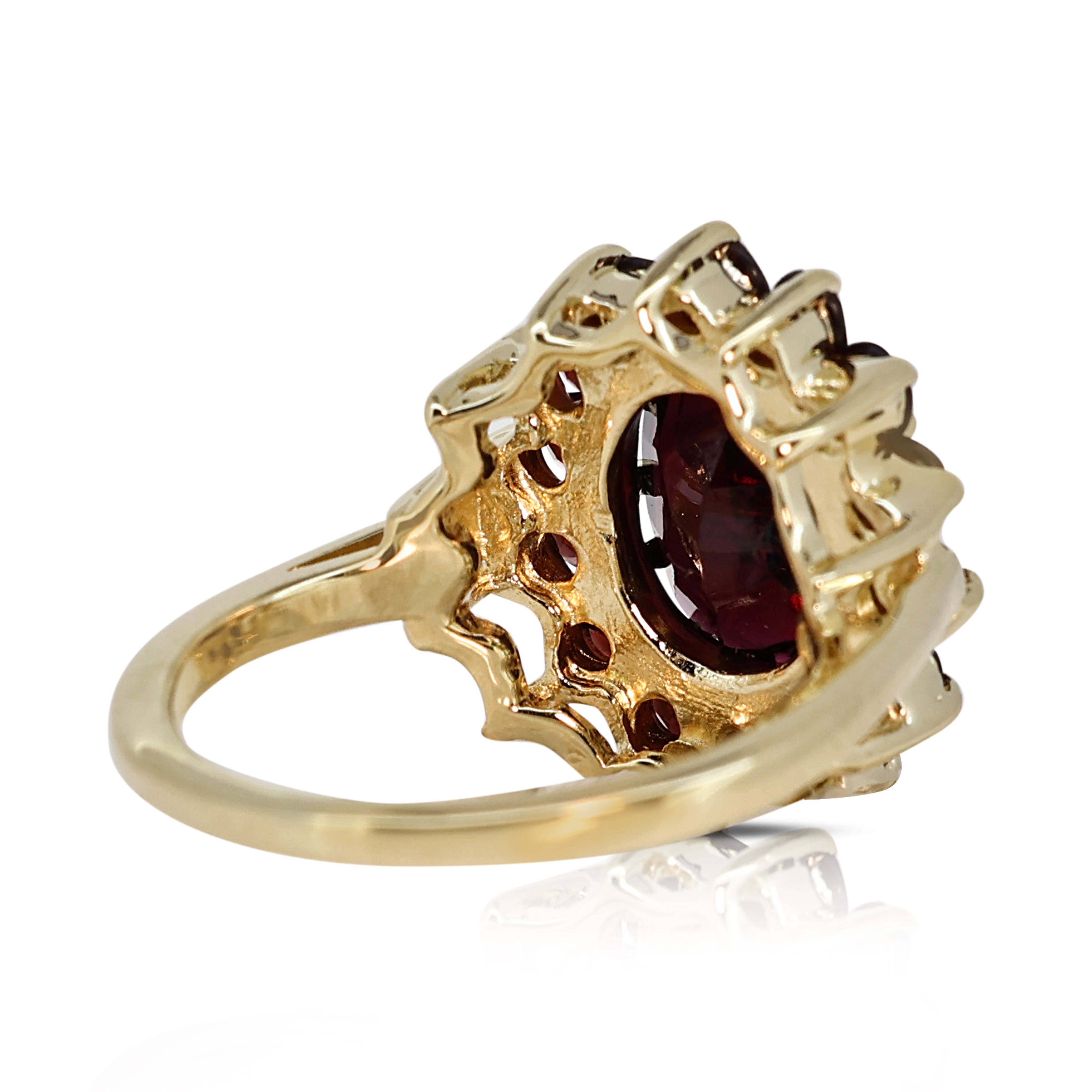 Chic 2.43ct Garnet Ring in 14K Yellow Gold