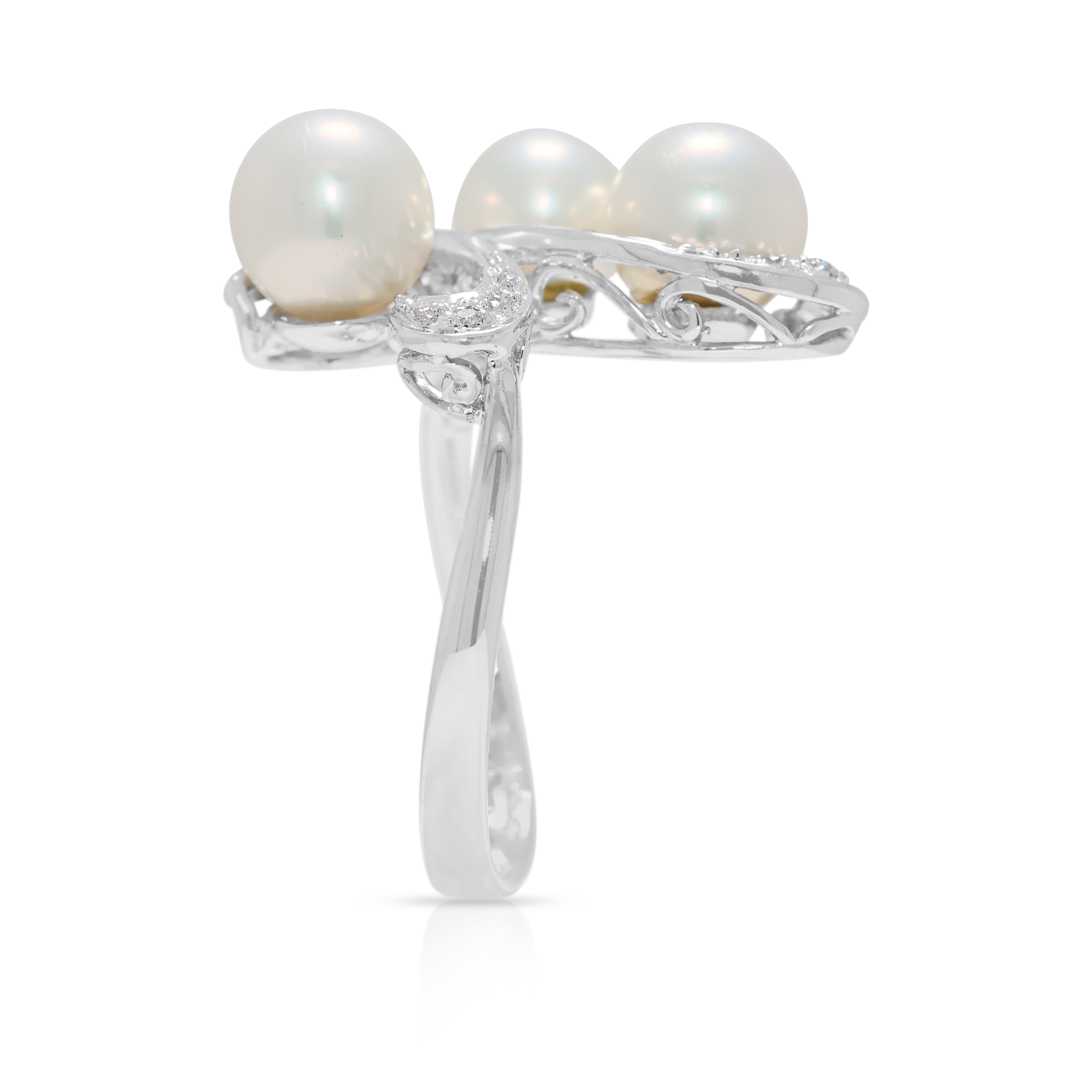 Graceful 0.05ct Natural Diamond & Akoya Pearl 18K White Gold Ring
