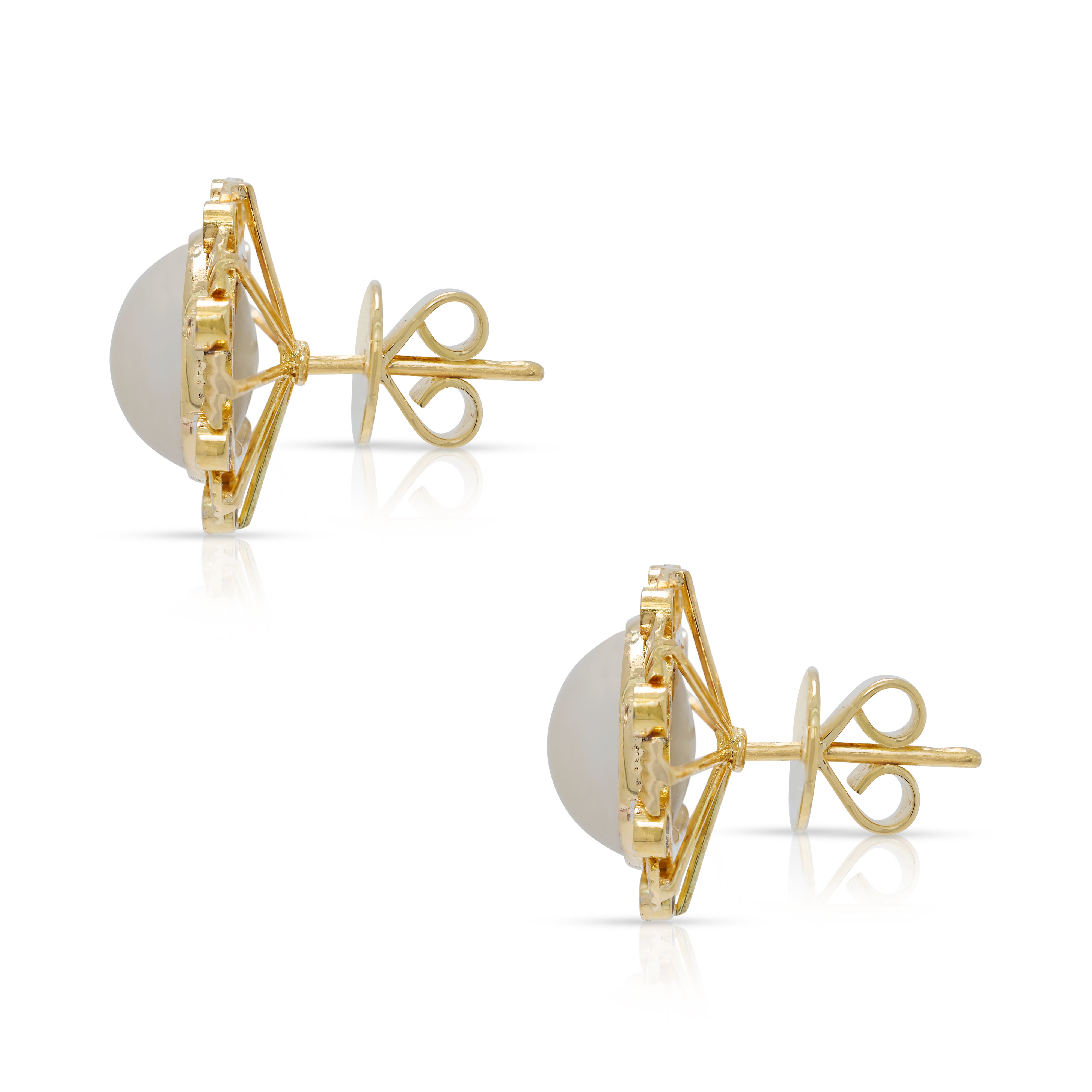 Luminous 0.32ct Natural Diamond & 10mm South Sea Pearl 18K Yellow Gold Earrings