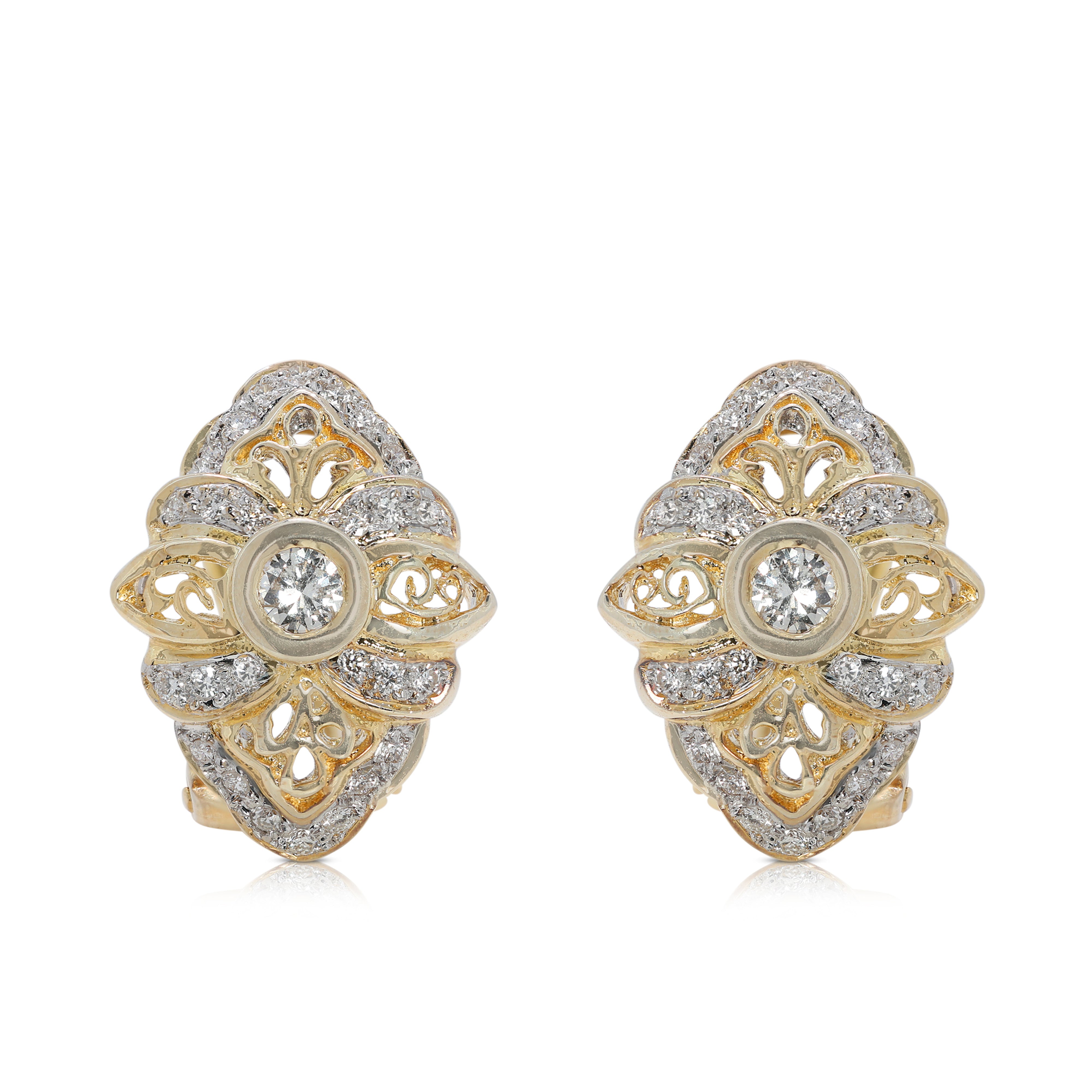 Fabulous 0.72 carat Natural Diamonds Earrings in 18K Yellow Gold