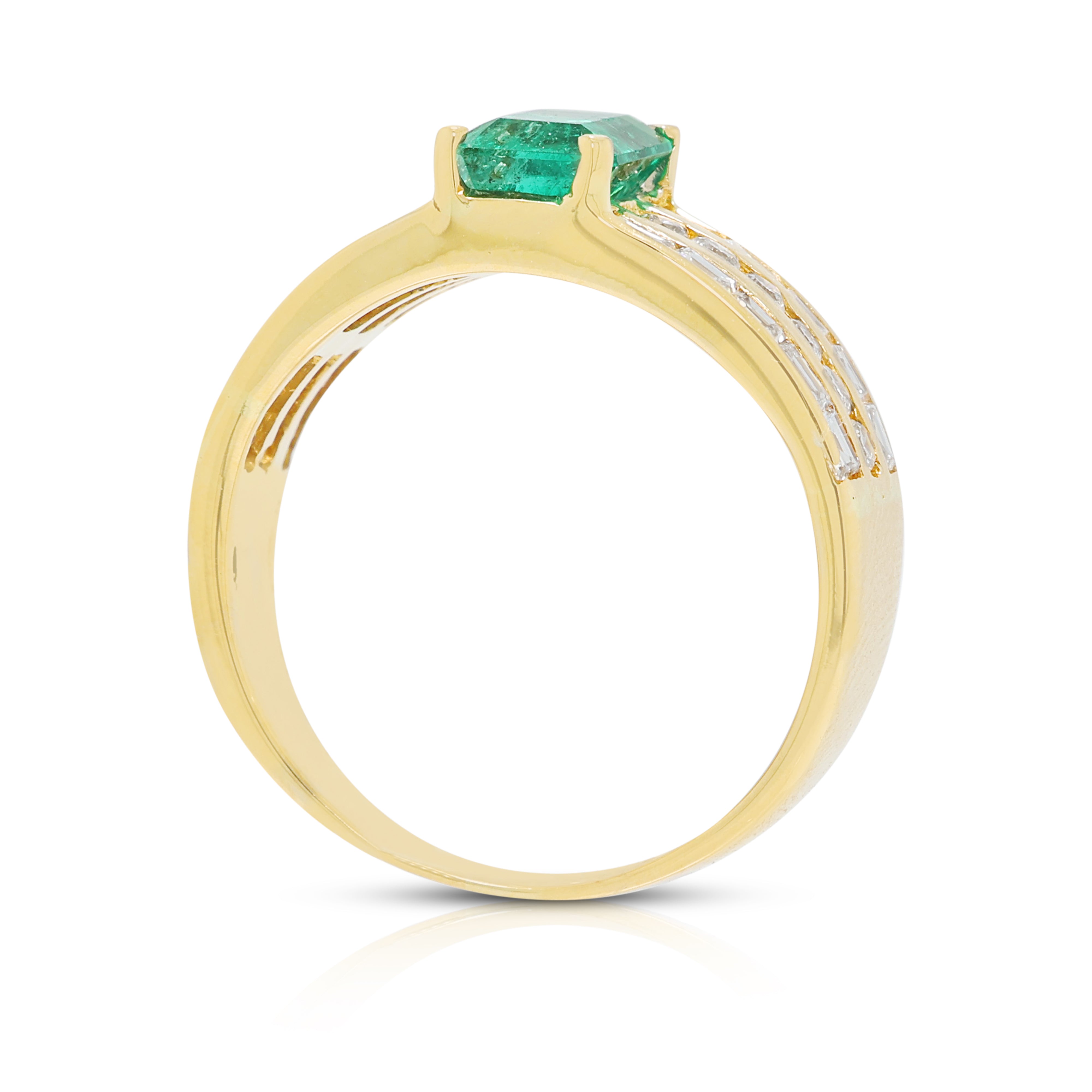 Sophisticated 0.40ct Emerald and 0.16ct Natural Diamond Tiered Band Ring in 18K Yellow Gold