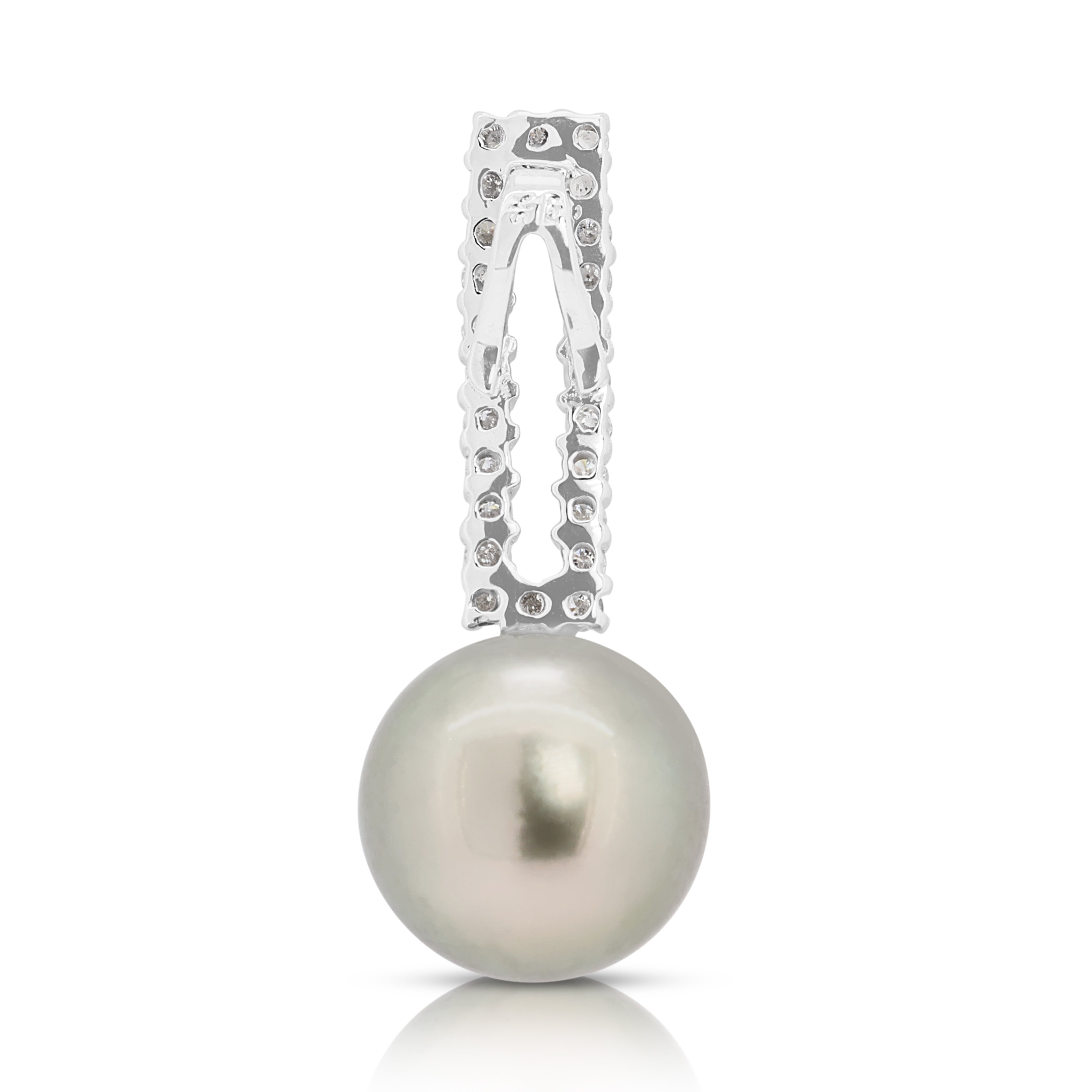 Exquisite 18K White Gold Pendant with South Sea Pearl and 0.36ct Natural Diamonds